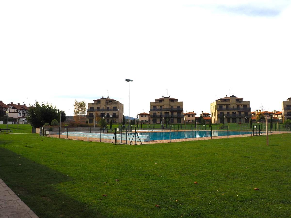 Apartamento Golf Buenas Vistas Cirueña Exterior foto